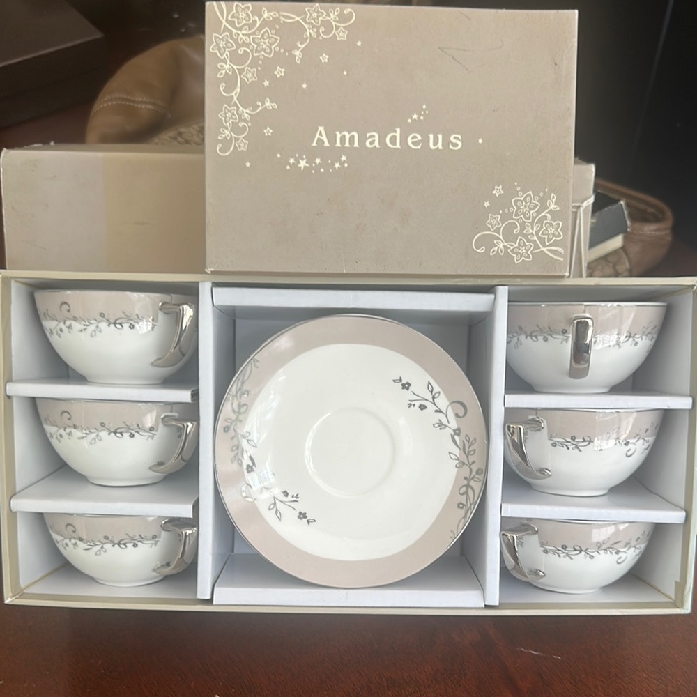 AMADEUS Cream and Gray Tea Set